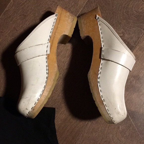 Clogs - Picture 2 of 4